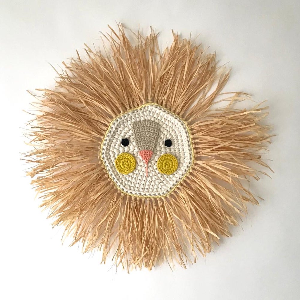 Raffia Lion Wall Hanging - Small Lemon